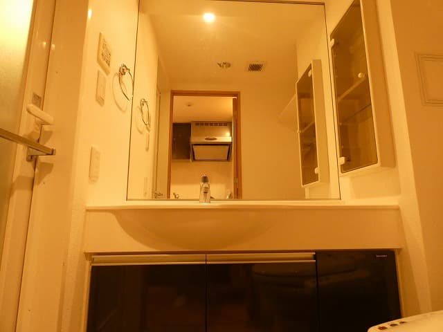 Room image 9