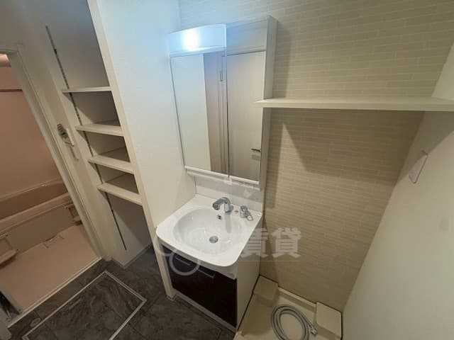Room image 9