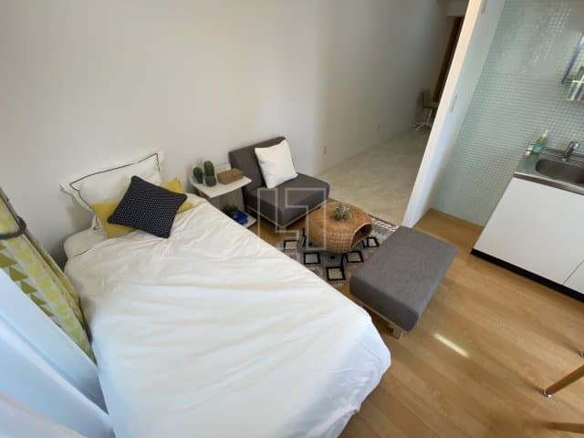 Room image 8