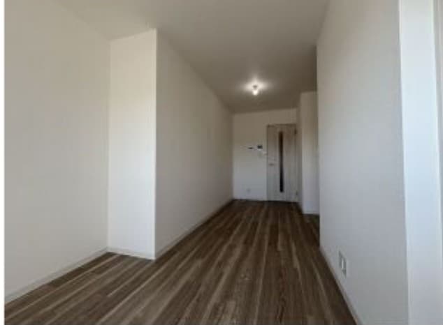 Room image 15