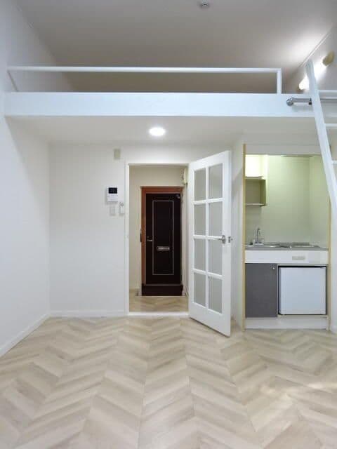 Preview interior of Acuru Tsuruze