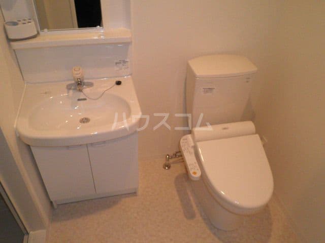 Room image 8