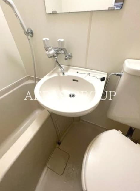 Room image 9