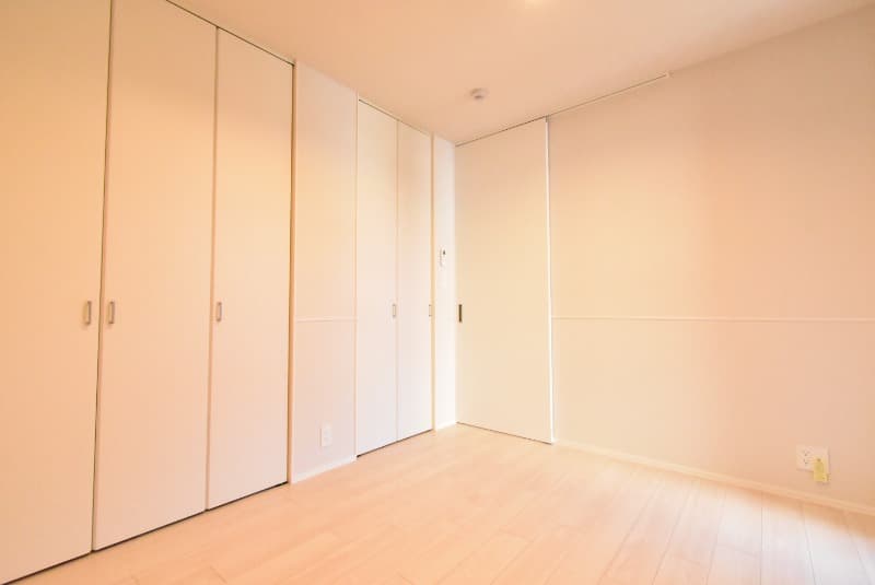 Room image 8