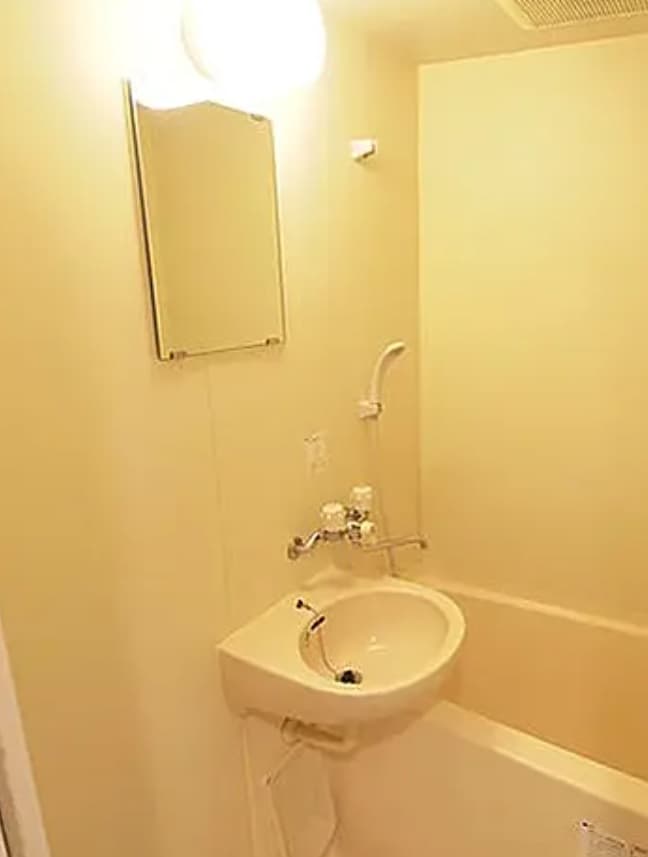 Room image 9