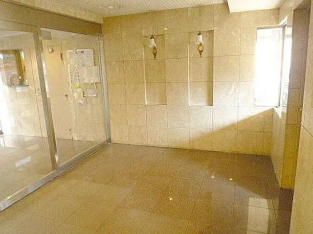 Room image 13