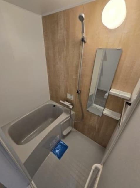Room image 9