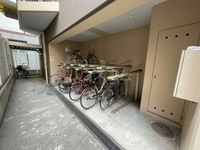 Room image 13