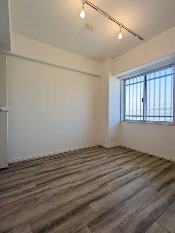 Room image 13