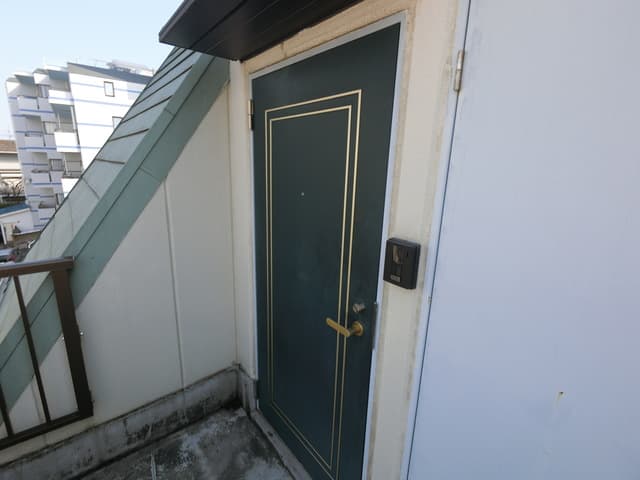 Room image 13
