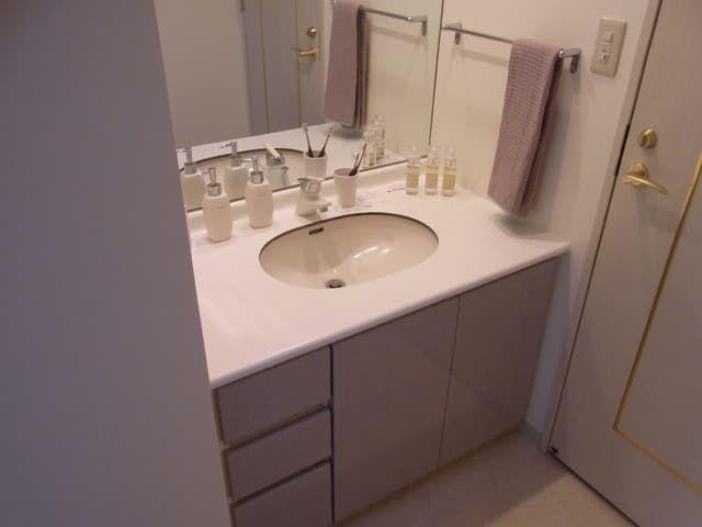 Room image 9