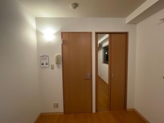 Room image 13