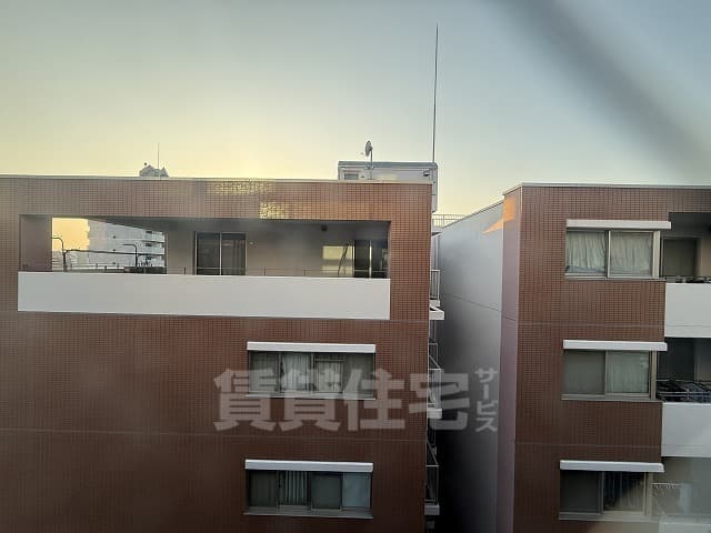 Room image 13