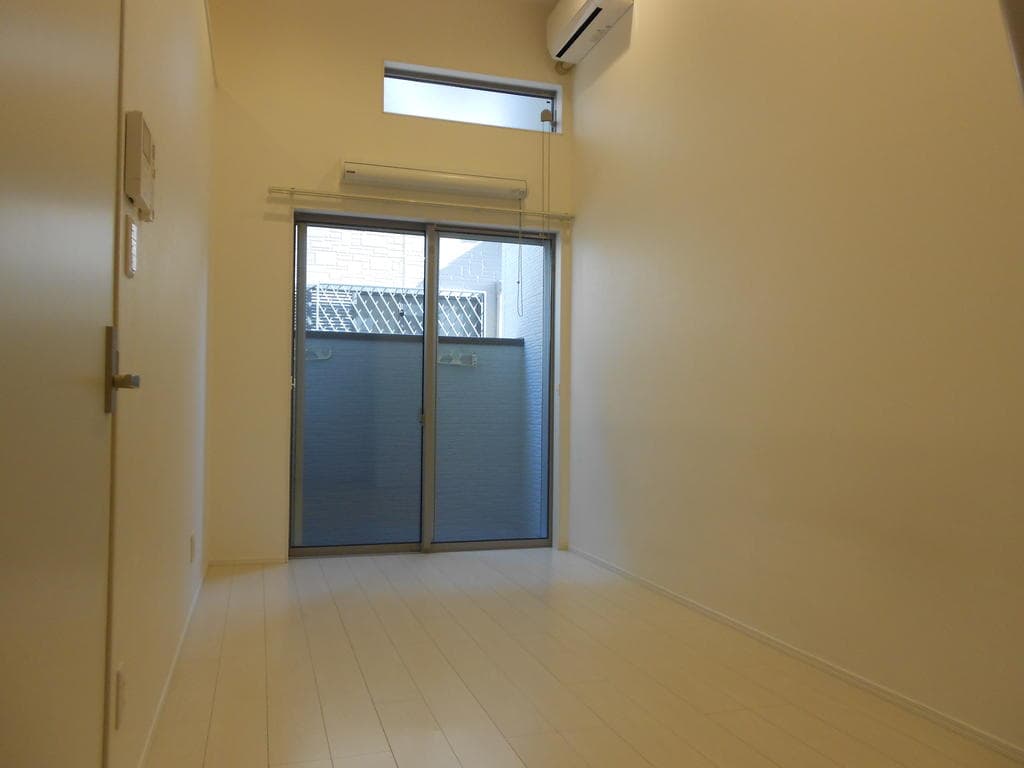 Main exterior of Maison Chocolat E