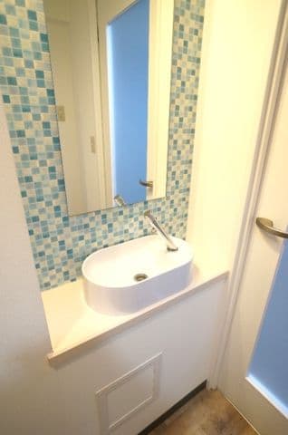 Room image 8