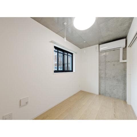 Room image 16