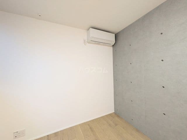 Room image 11