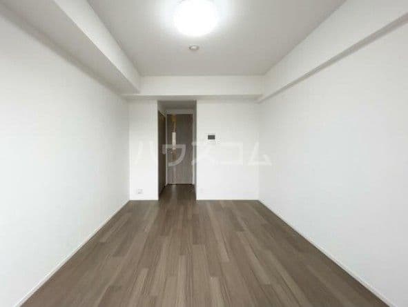 Room image 8