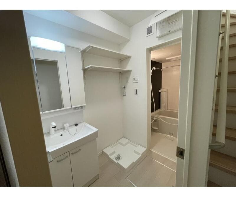 Room image 9