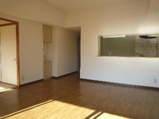 Preview interior of Arvine Yamatay 205  