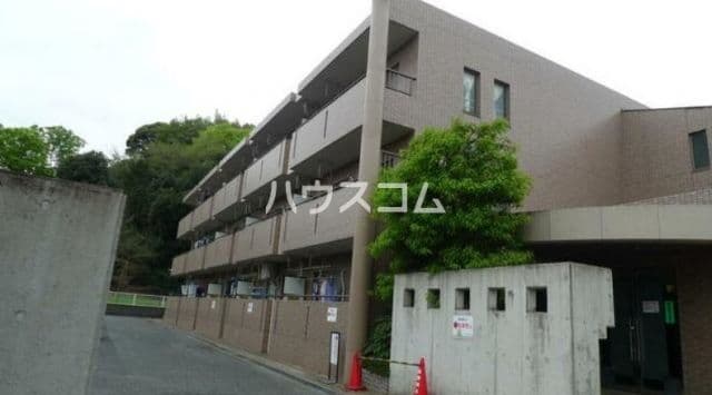 Main exterior of Raffine Kohoku 204