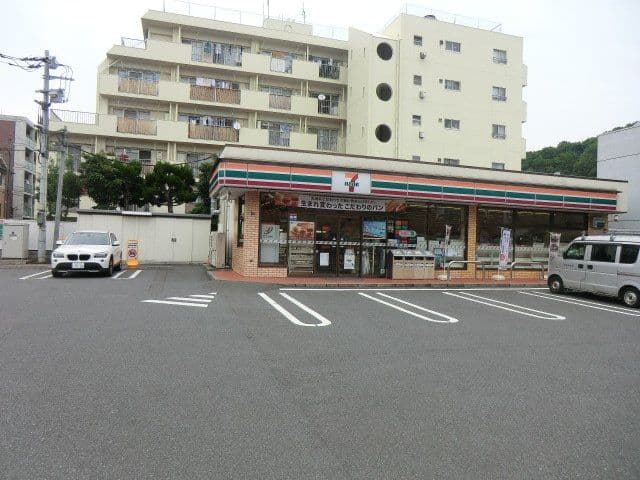 Room image 16