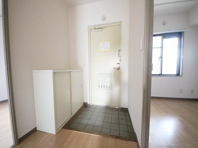 Room image 12