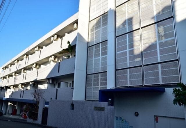 Preview interior of Lukure Aobadai