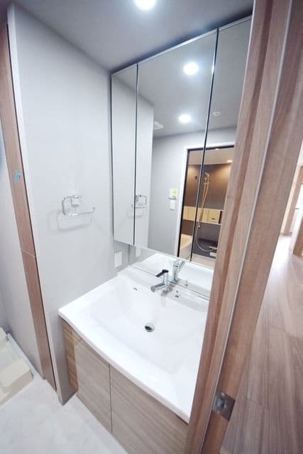 Room image 9