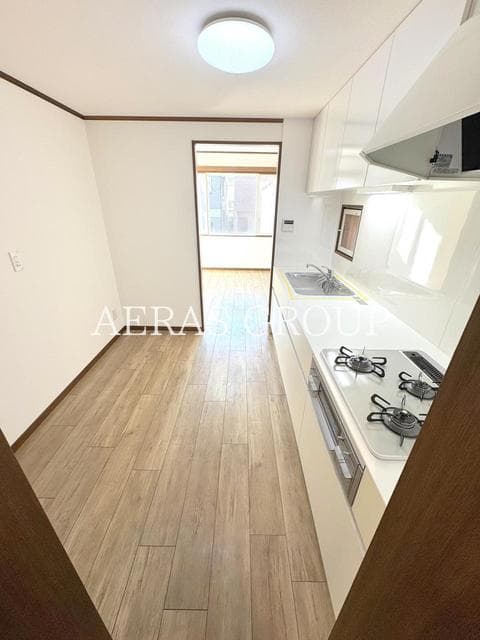Room image 8