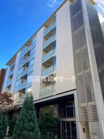 Main exterior of Lumoed Center Kita