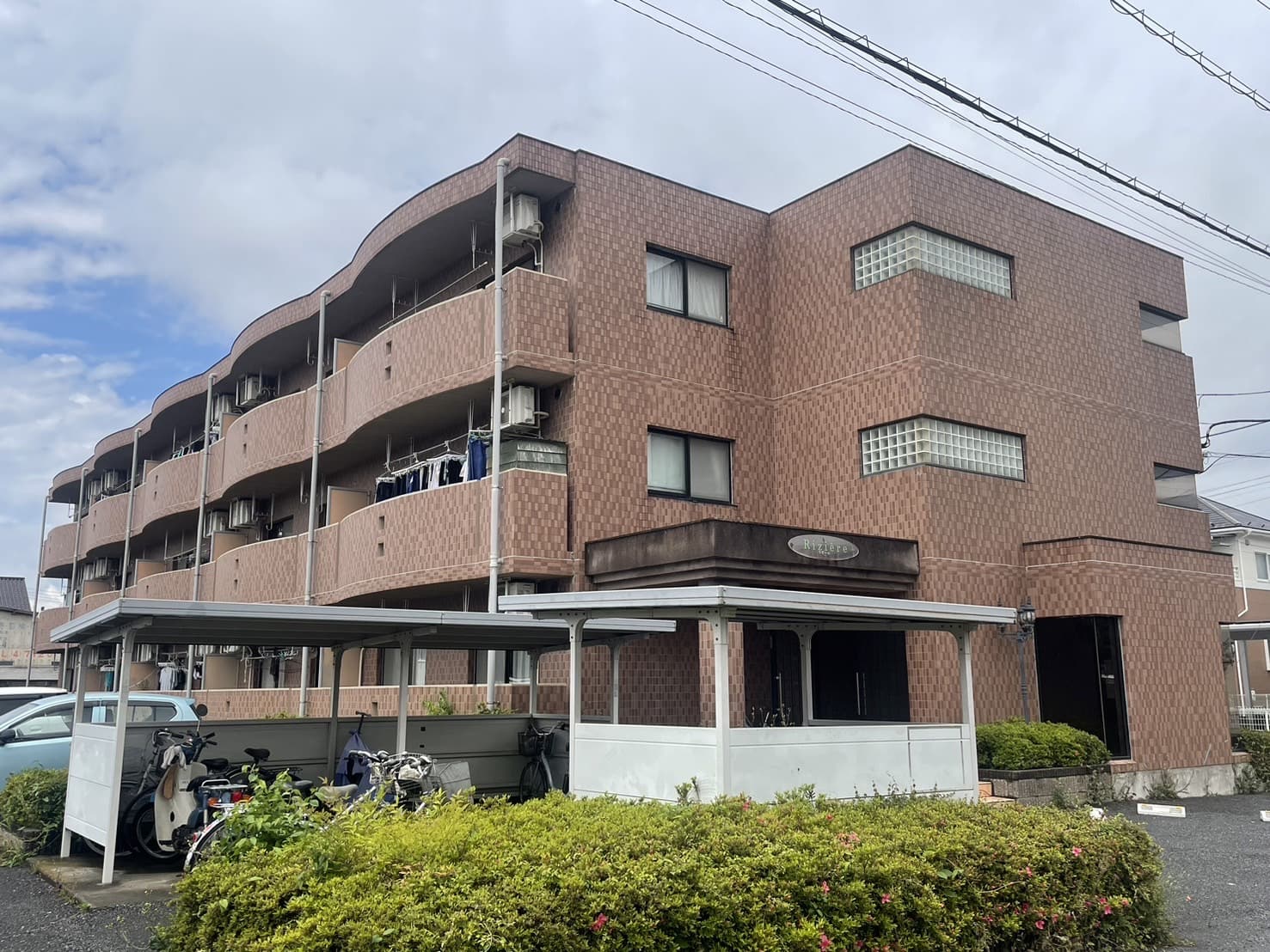 Main exterior of Rizeru 306 Corner Room ✨[RT]