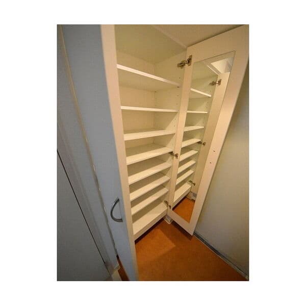 Room image 8