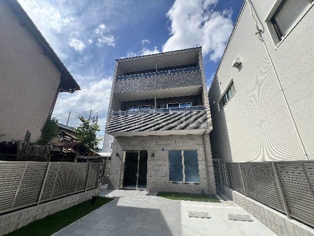 Main exterior of Bellagio World Eye Kyoto Enmachi