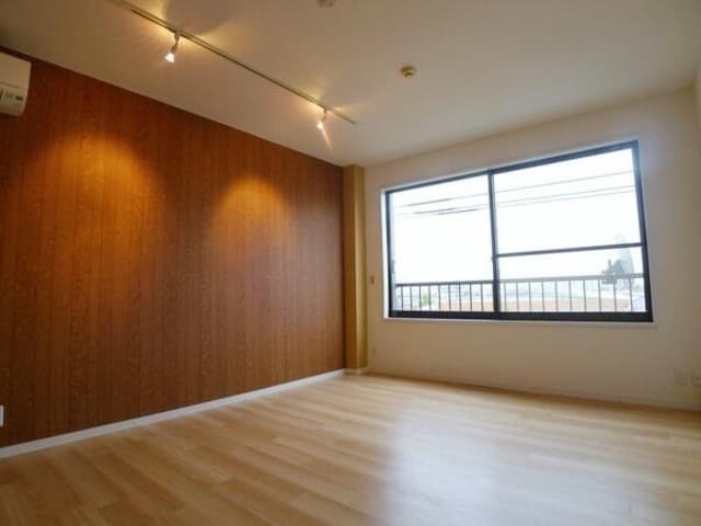 Room image 13