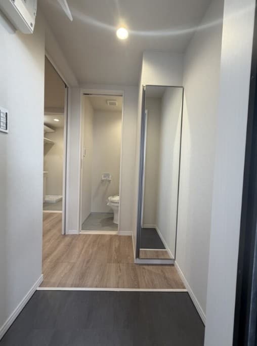 Room image 11