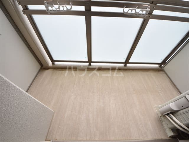 Room image 8