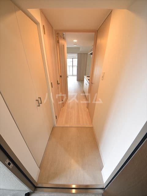 Room image 10