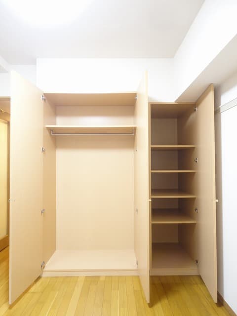 Room image 8