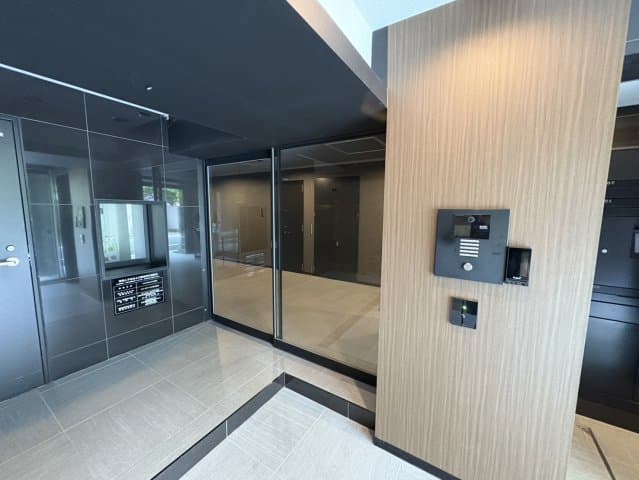 Room image 12