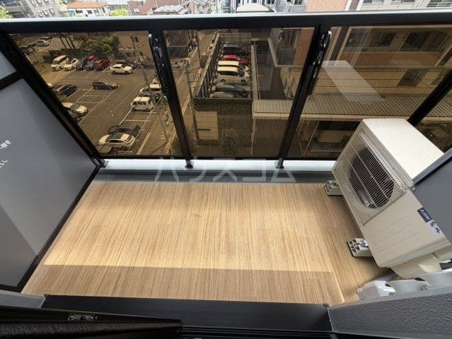 Room image 10