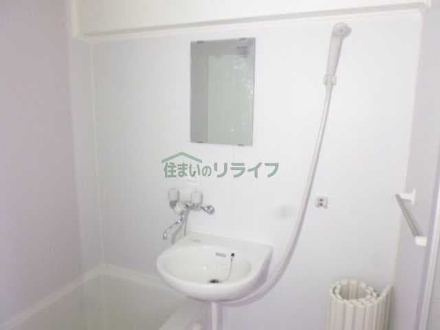Room image 9