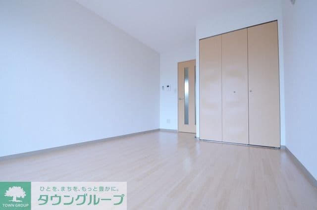 Room image 8