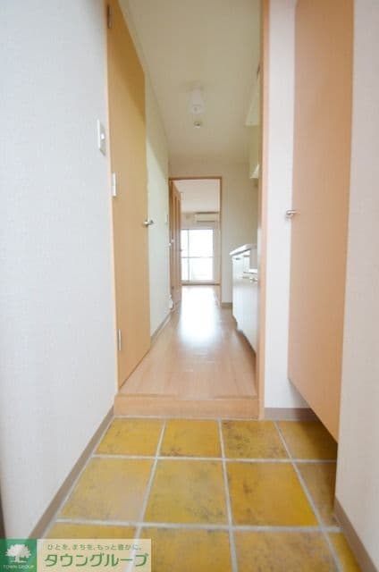 Room image 12