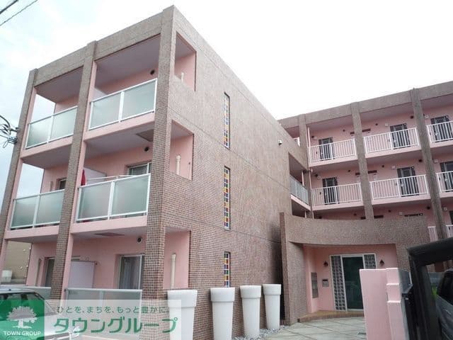 Main exterior of Robert ✨[RT]