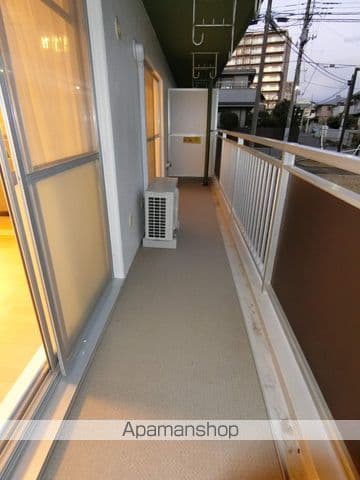 Room image 10