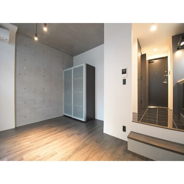 Room image 13
