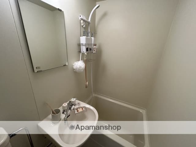 Room image 9