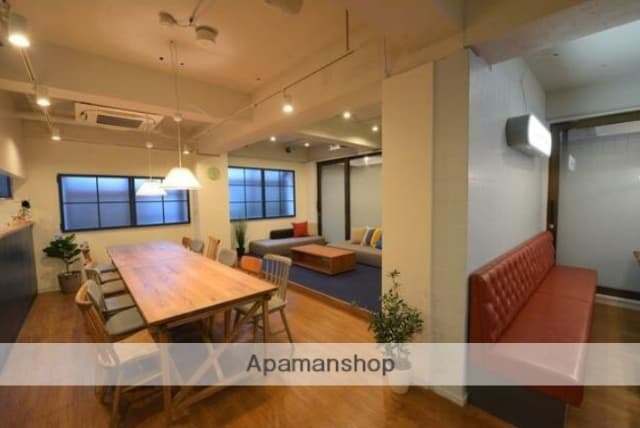 Room image 11