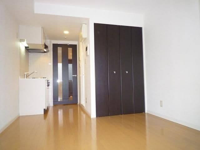 Room image 12